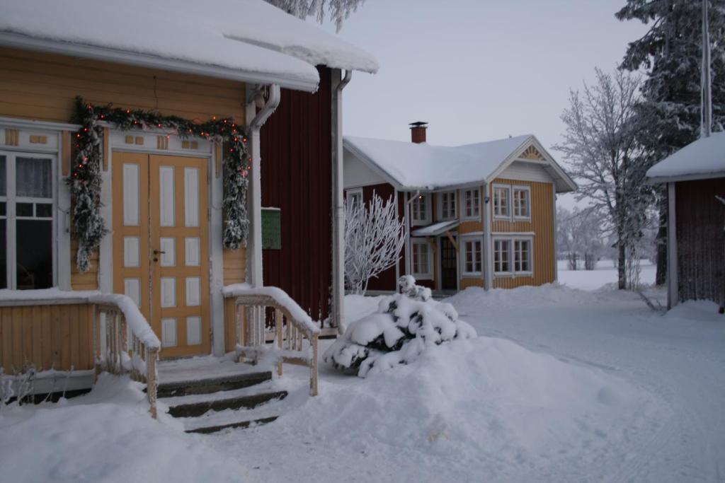 Maentylaen Tila Hotel Narvijoki Exterior photo